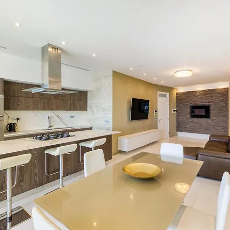 Appartamento Stunning Beachdrop 3br With Amazing Views By 360 Estates