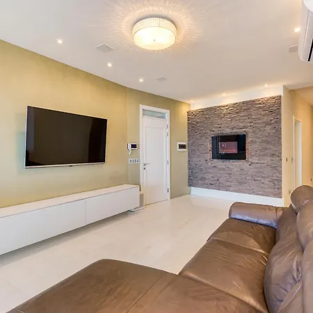 Apartman Modern 3br In St Pauls Bay With Sea Views *