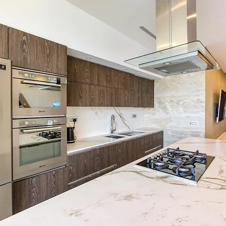 Stunning Beachdrop 3br With Amazing Views By 360 Estates Apartment *
