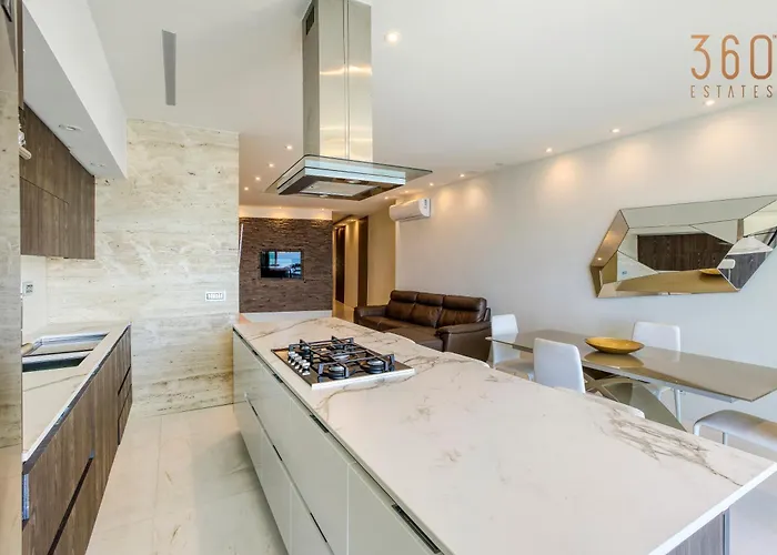 Stunning Beachdrop 3br With Amazing Views By 360 Estates