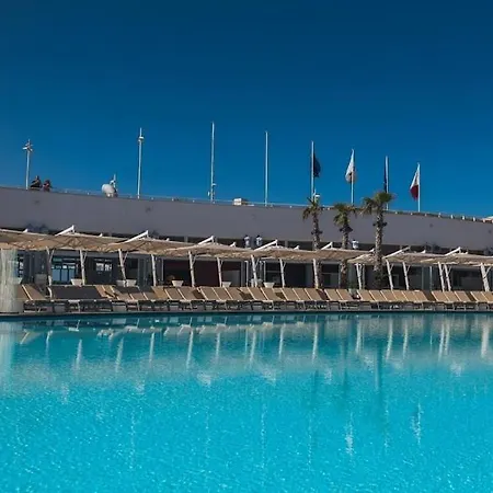 Apartman Stunning Beachdrop 3br With Amazing Views By 360 Estates San Pawl il-Baħar